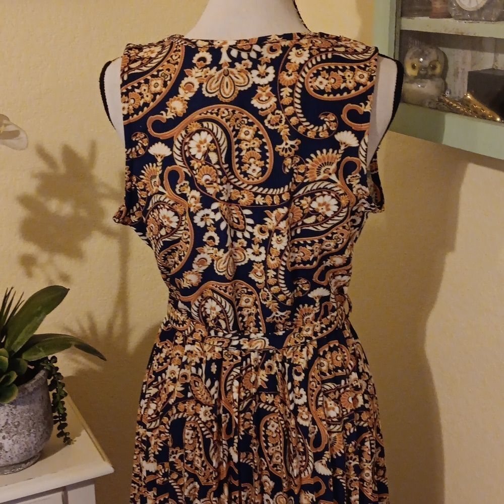 Lark + Grey Paisley Wrap Front PLEATED Dress. Career. Professional. - Picture 8 of 12